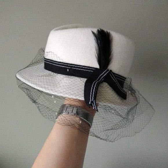 Accessories - Vintage bridal wedding fedora hat with veil